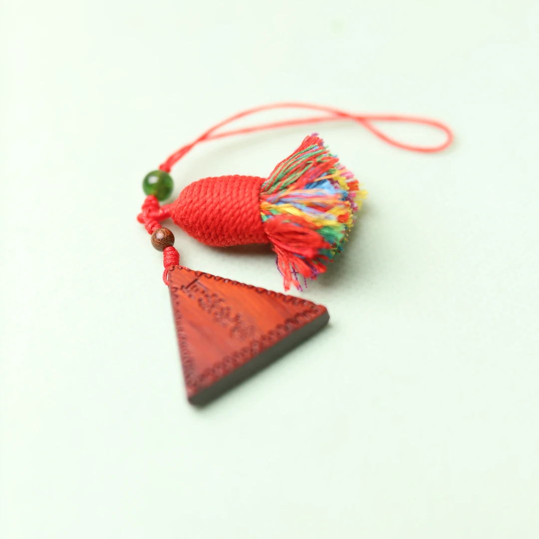 金丝檀三角符挂件