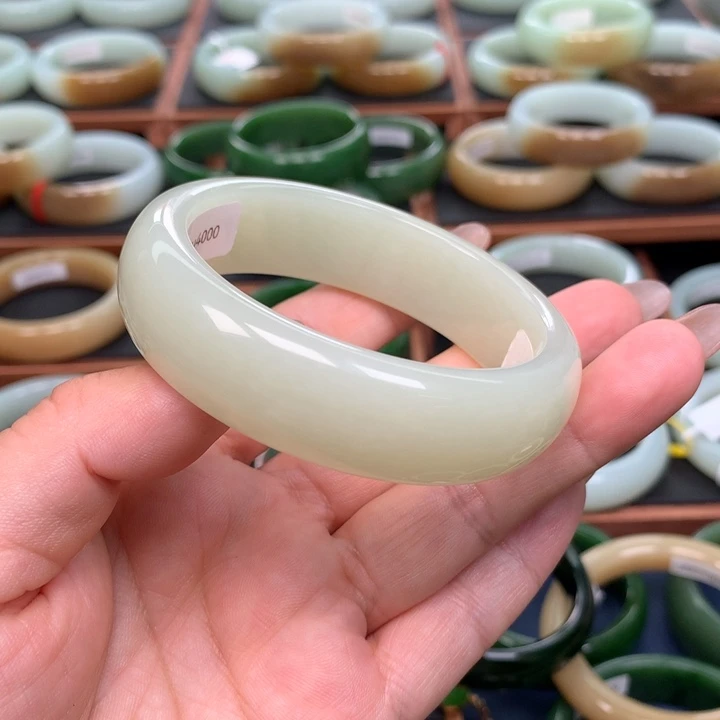 和田玉手镯未镶嵌5758圈口