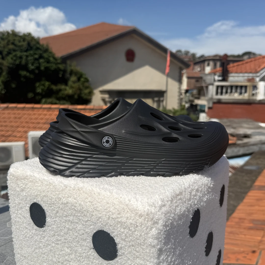 夏季透气沙滩鞋情侣镂空休闲男鞋洞洞鞋cs防滑纯色