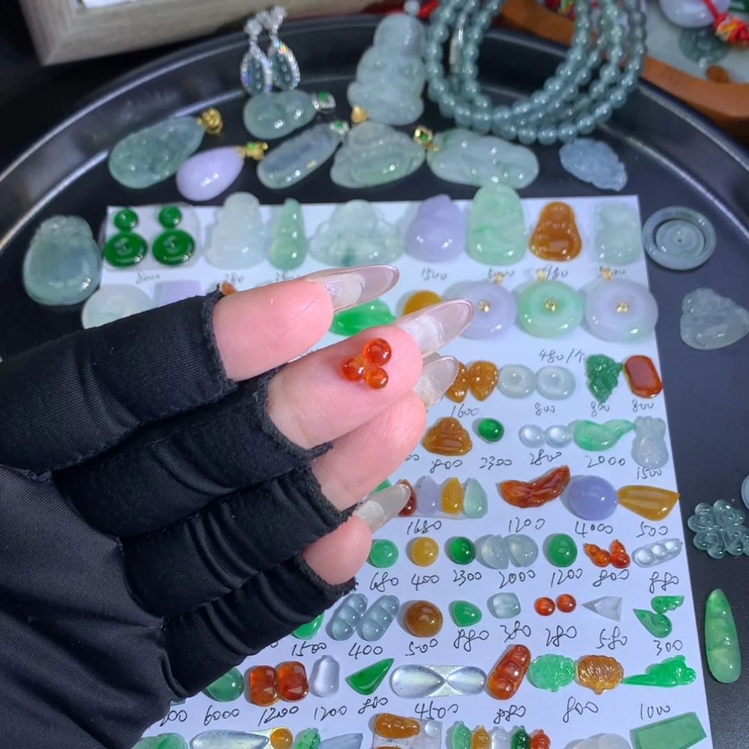 翡翠未镶嵌吊坠(不含链)红蛋