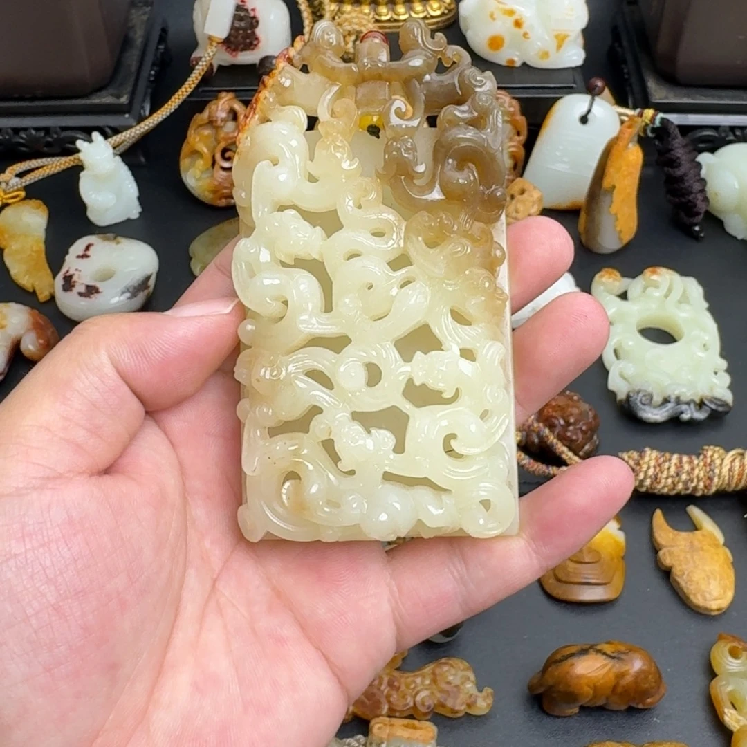 y***1和田玉（糖玉）未镶嵌颈饰