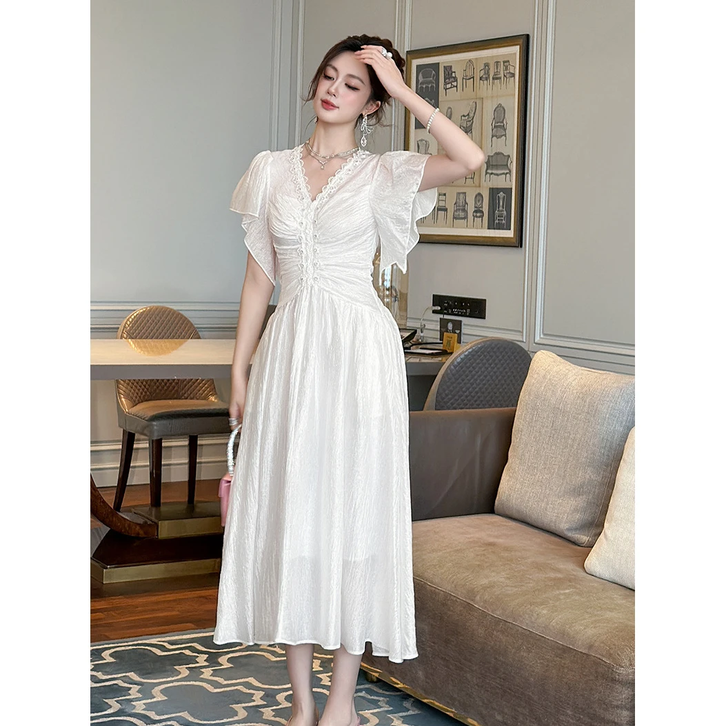 温柔白月光气质掐腰连衣裙女装优雅甜美设计师V领显瘦大摆长裙子