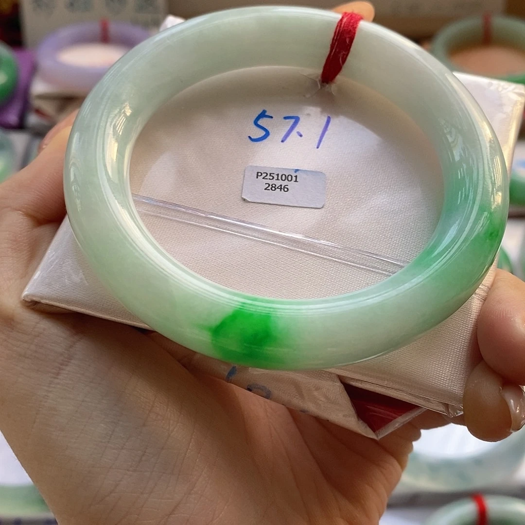 翡翠未镶嵌手镯3号