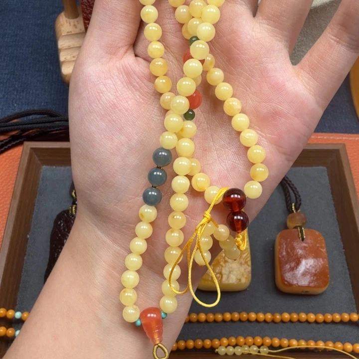 蜜蜡未镶嵌吊坠(赠链)