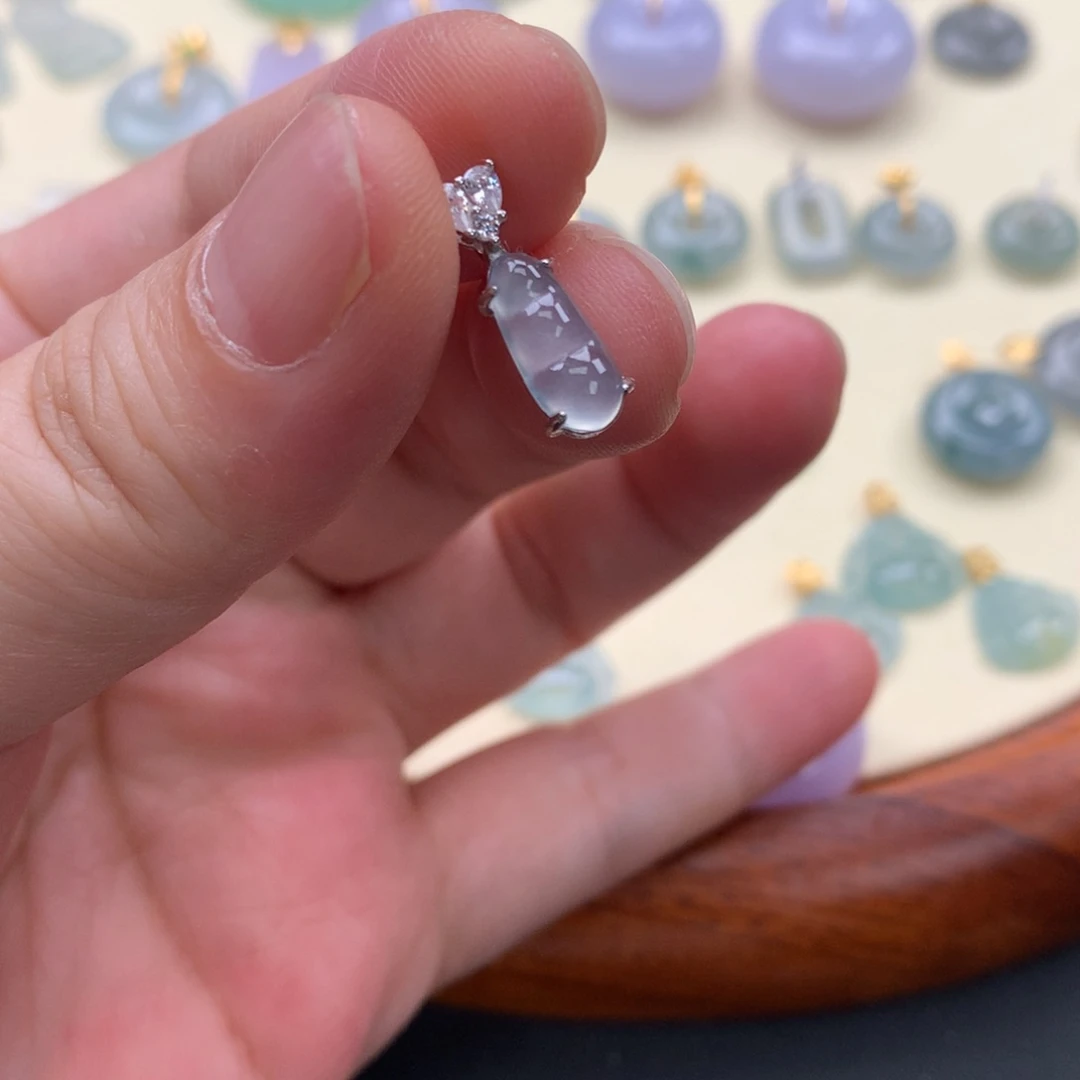 人***逢翡翠银S925镶嵌颈饰翡翠豆子