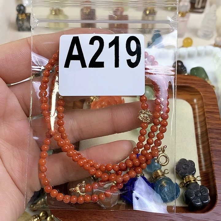 水晶香水瓶未镶嵌在**主