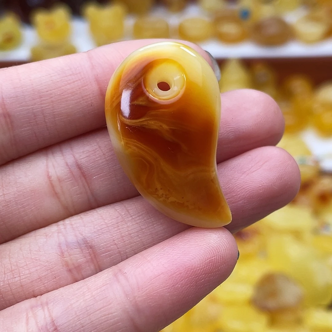 琥珀未镶嵌吊坠(不含链)