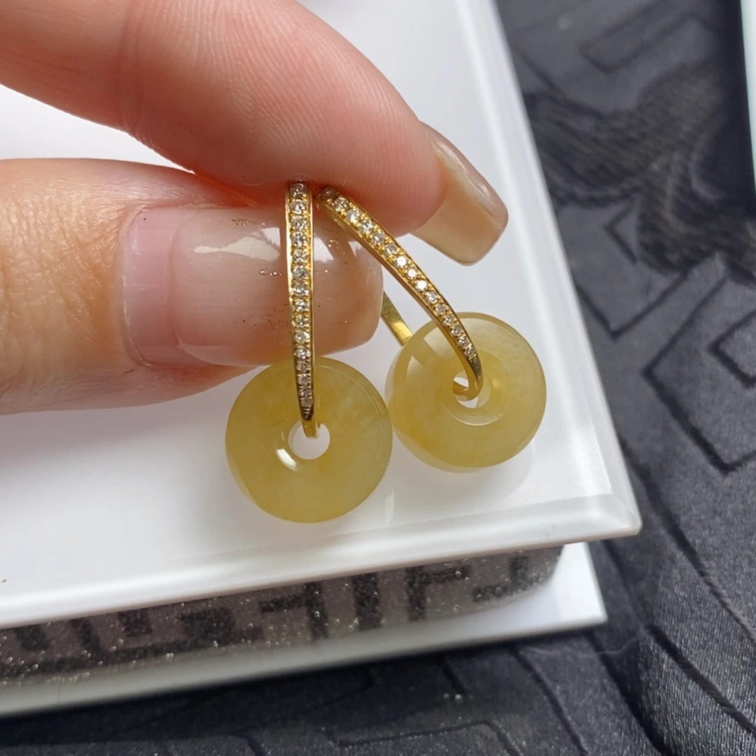 翡翠18K金镶嵌耳饰黄翡路路通