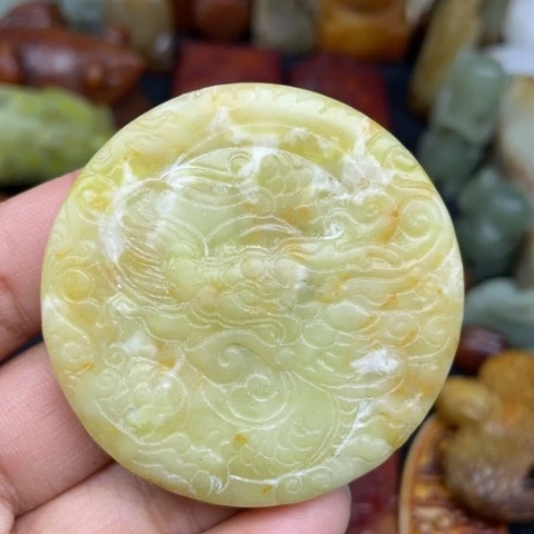 蛇纹石玉未镶嵌颈饰94