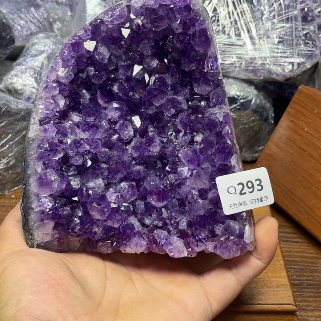 诸***遂未镶嵌大型摆件（非配饰）水晶