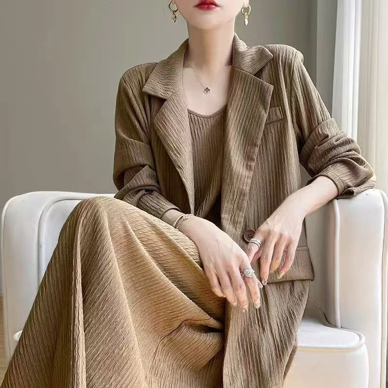 TG  9081-6009 设计时尚外套高级新款春季西装两件套轻奢套装