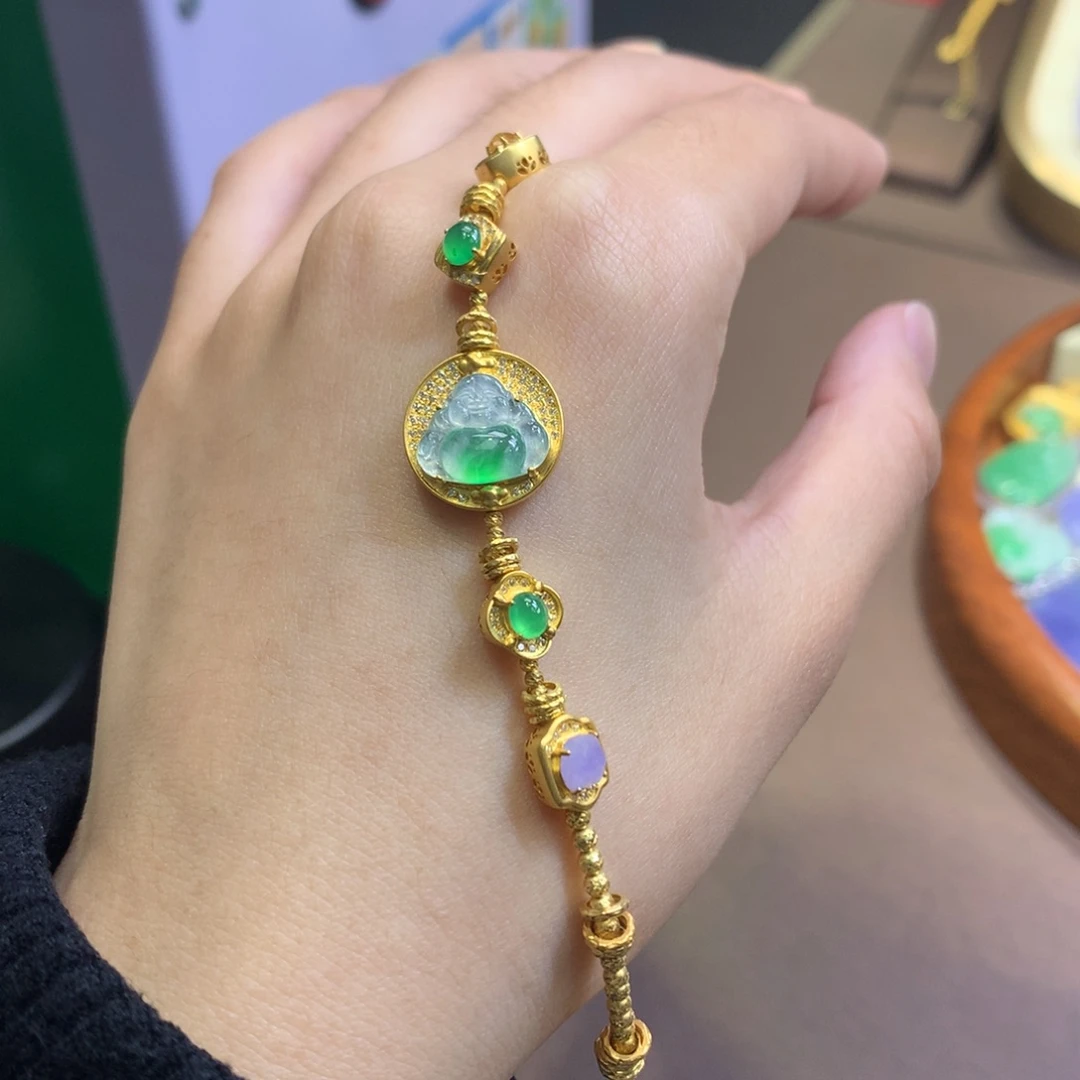 翡翠18K金镶嵌颈饰翡翠