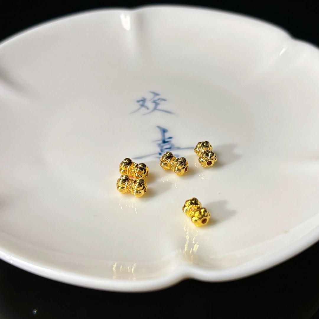 18k金  小  并蒂莲路路通配件  3999 多样性发一件