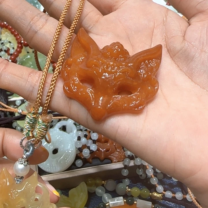 蛇纹石玉未镶嵌吊坠