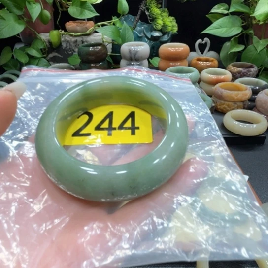 未镶嵌手镯石英质玉