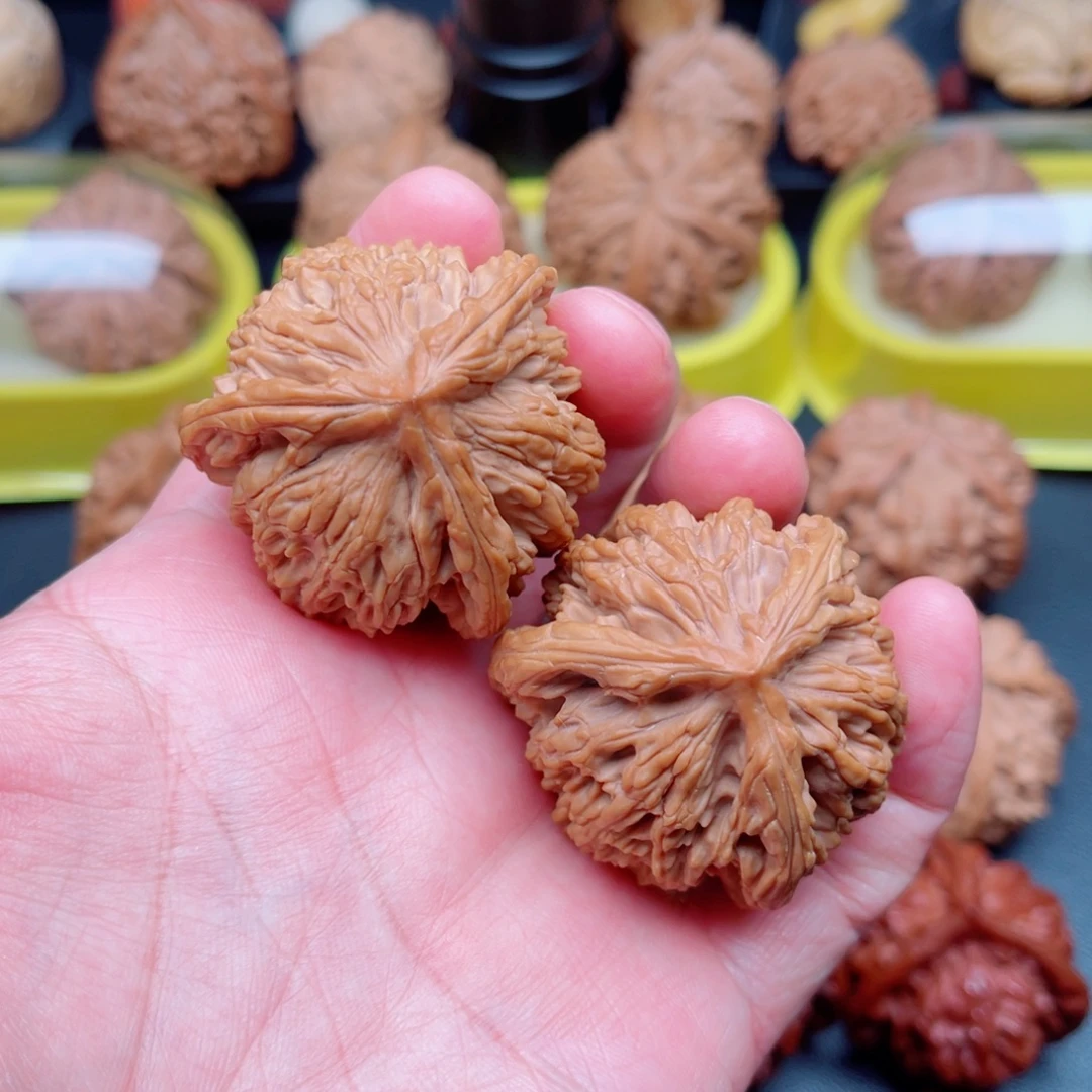 把件文玩核桃麦穗虎头三棱42×41×41
