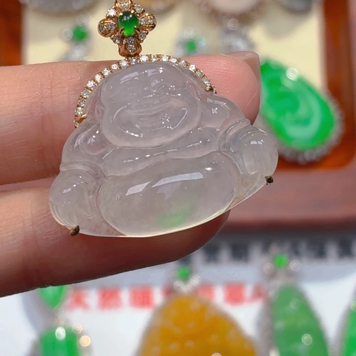 翡翠18K金镶嵌颈饰