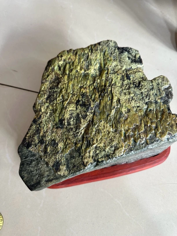 青岛崂山绿石纯天然原石天然石头海料，翠厚平步青云