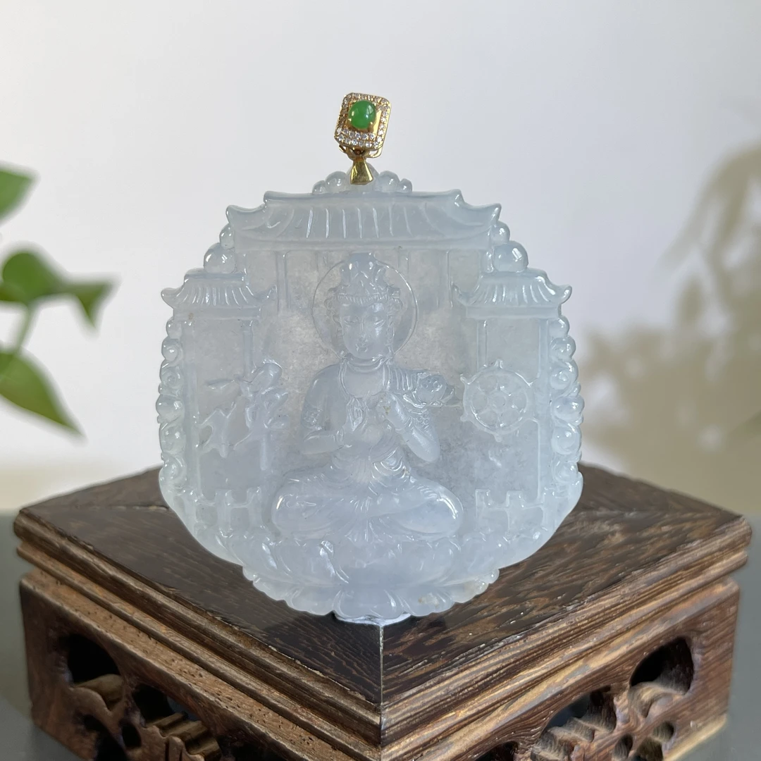 JCW05-140  天然缅甸A货翡翠 18K金扣持莲观音