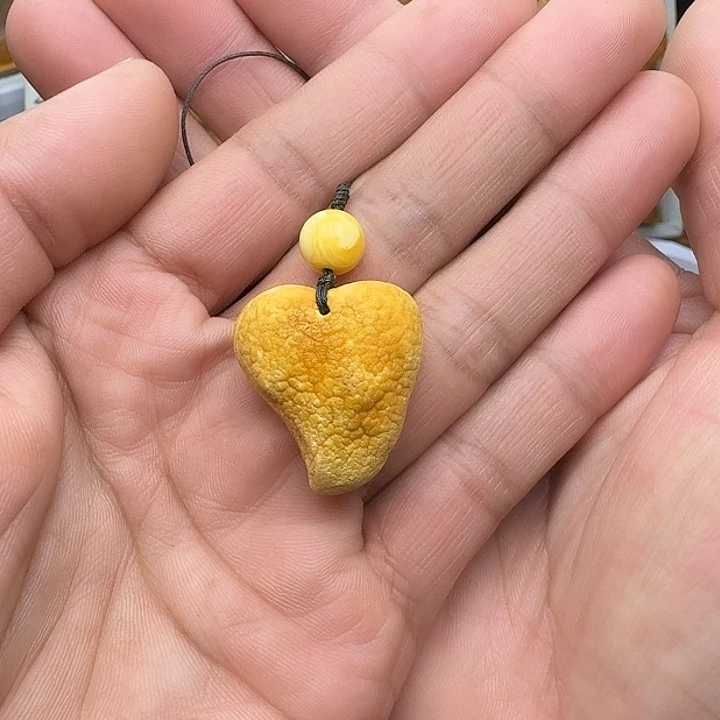 琥珀未镶嵌裸石天然蜜蜡吊坠