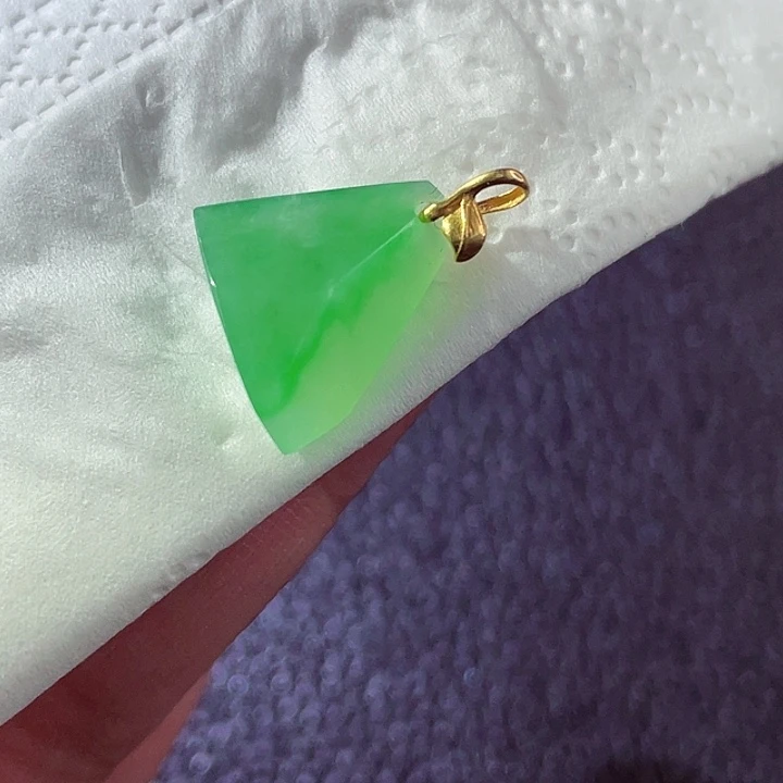 翡翠18K金镶嵌颈饰翡翠