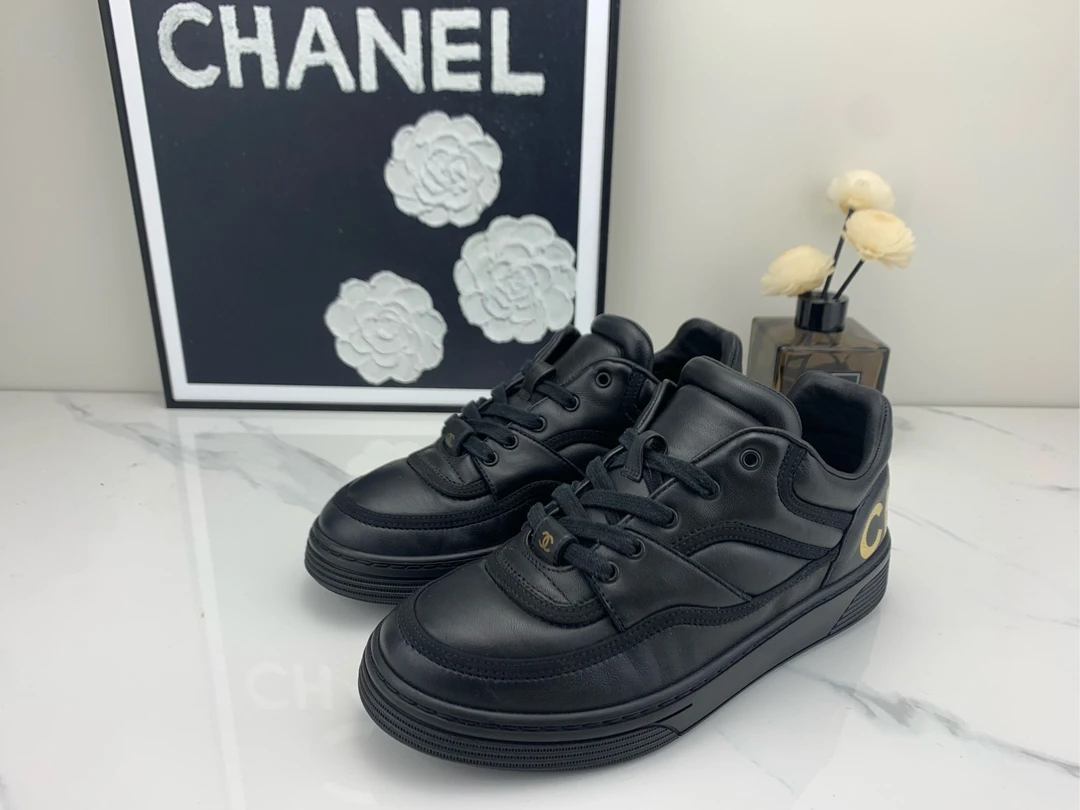 99新 Chanel/香奈儿 CHANEL香奈儿 黑色板鞋 35码/mg00089