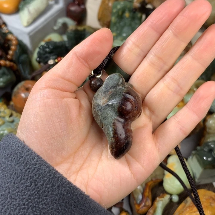 岫岩河磨玉（透闪石质玉）吊坠未镶嵌