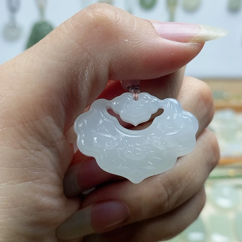 【闪购商品】颈饰未镶嵌和田玉一****糖