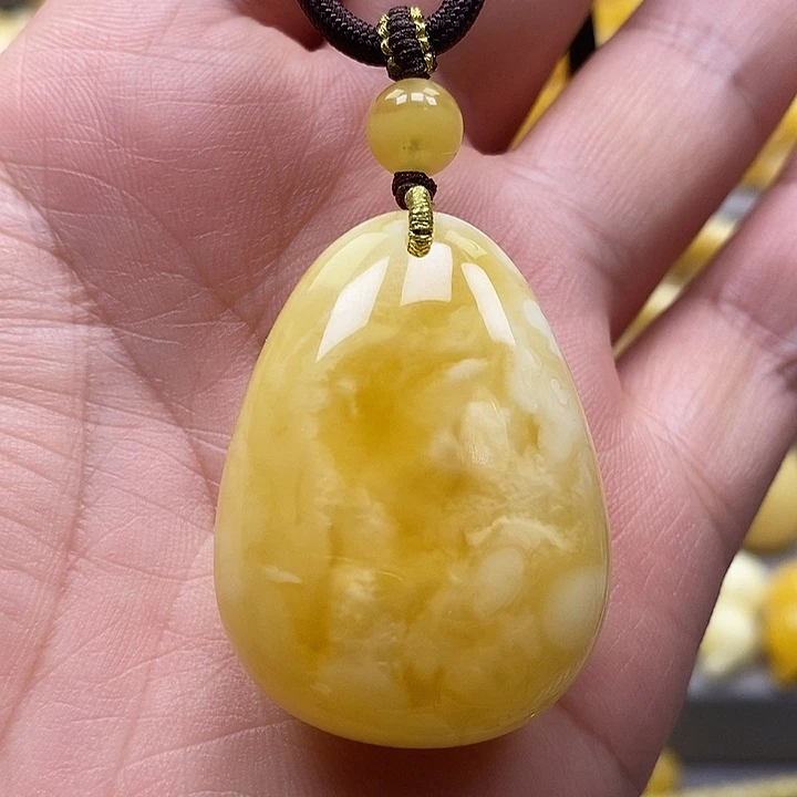 琥珀未镶嵌颈饰吊坠