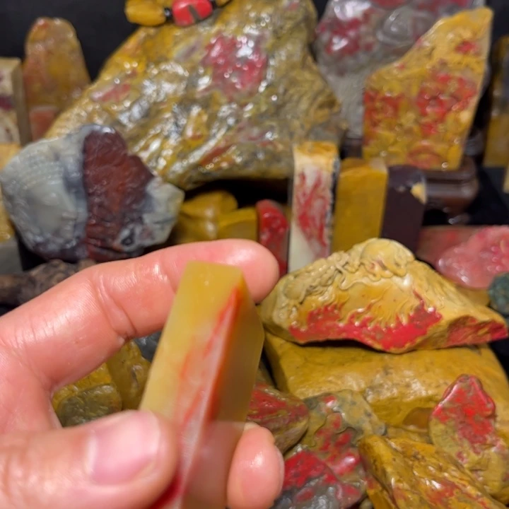 昌化石万**峰国石昌化石