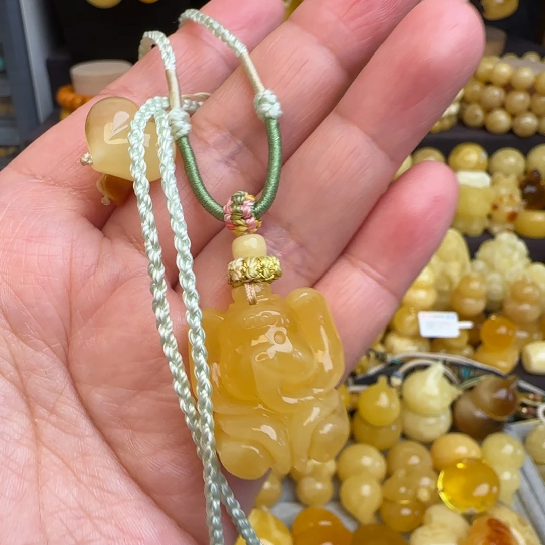 琥珀未镶嵌套链天然俄料蜜蜡小象吊坠