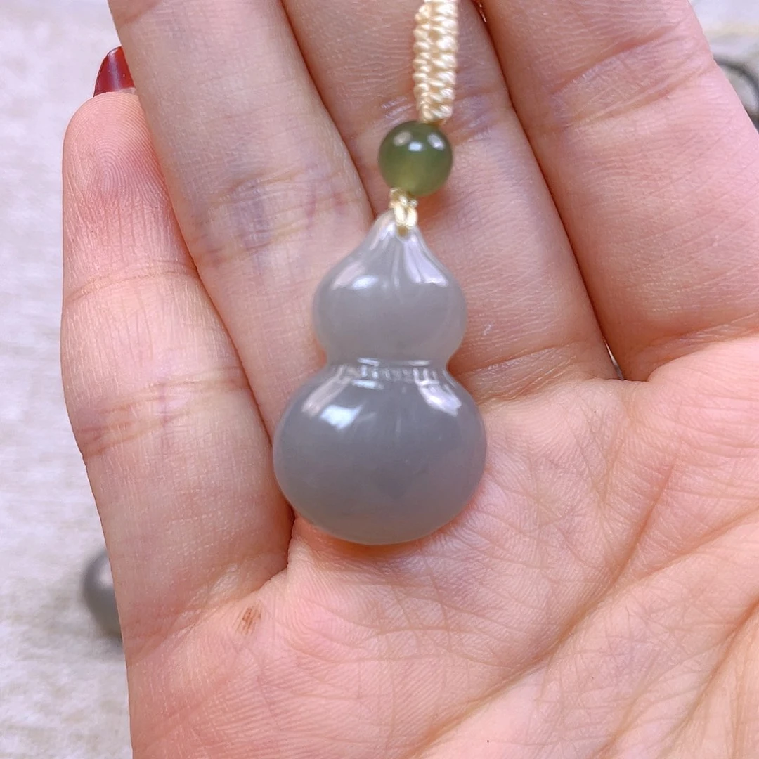 和田玉吊坠(赠链)未镶嵌不***呀