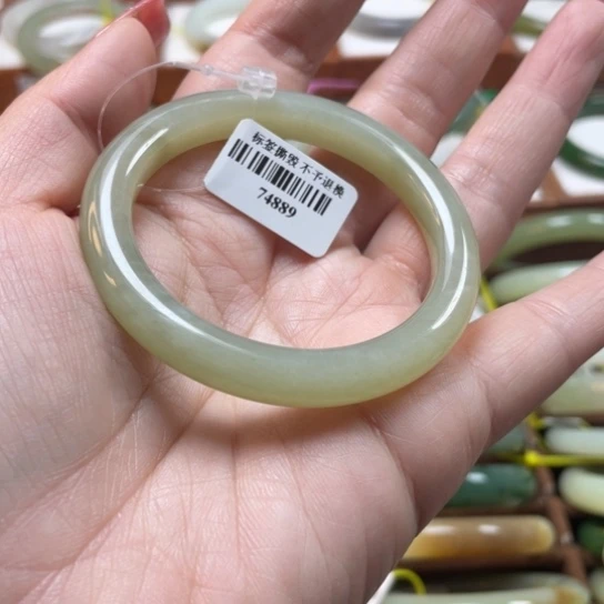 【闪购商品】和田玉手镯未镶嵌50.7