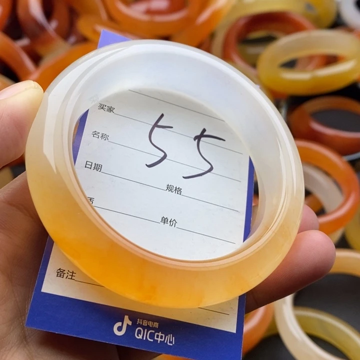 未镶嵌手镯石英质玉