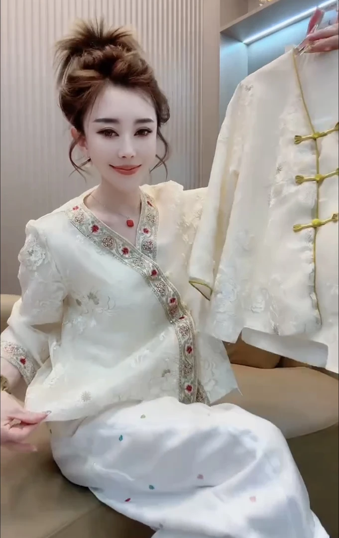 开衫重工亮片刺绣夏季新款洋气提花拼接刺绣花边显瘦V领上衣国风M