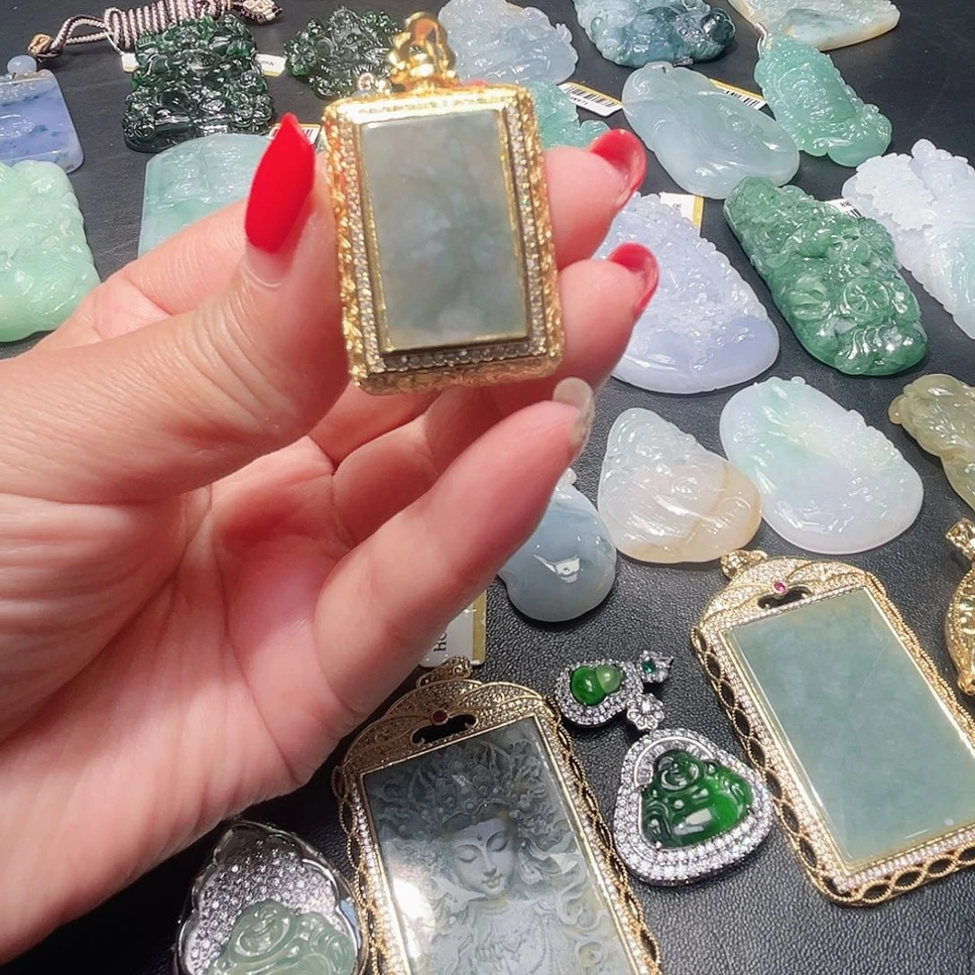 翡翠未镶嵌颈饰吊坠