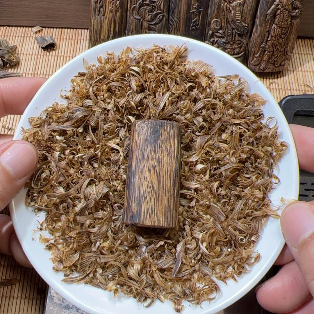 沉香碎屑沉香白棋素牌7.3克