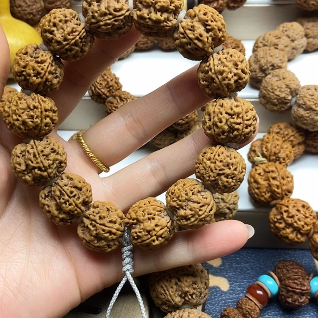 金刚菩提吊坠深沟梅花