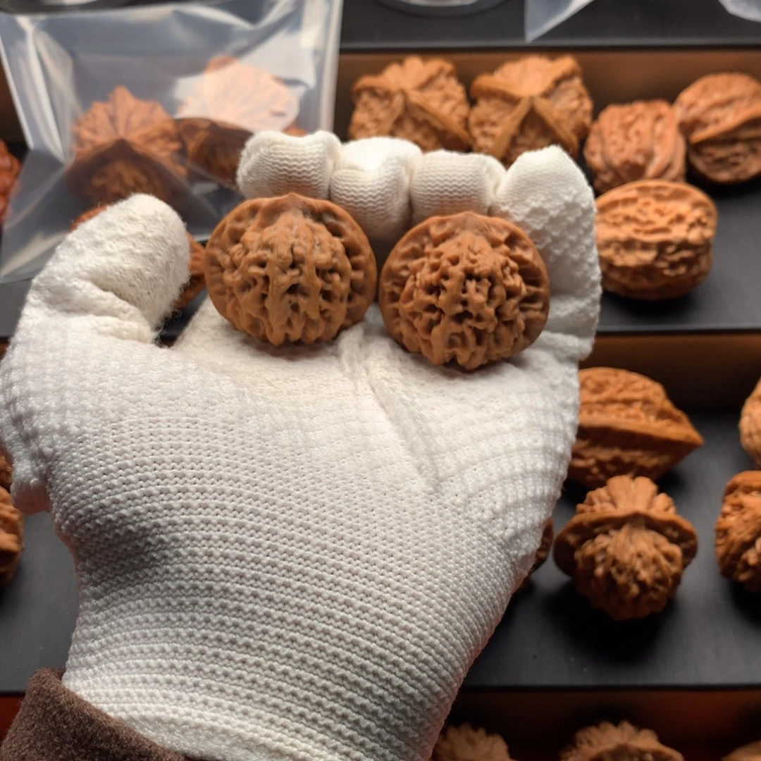 兆***强文玩核桃吊坠秦闷