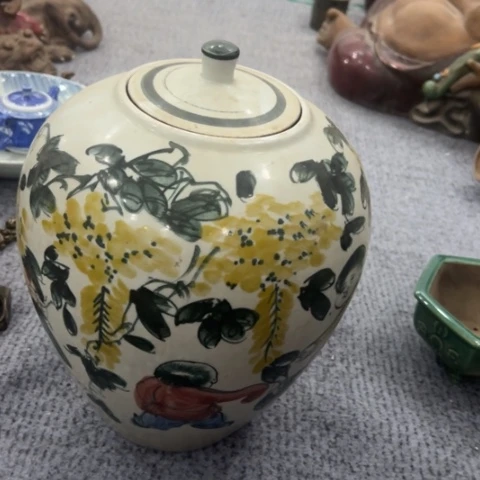 陶瓷精工摆件！！！！！有点瑕