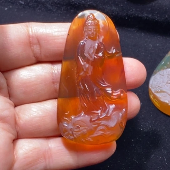琥珀未镶嵌裸石降龙观音15.6克