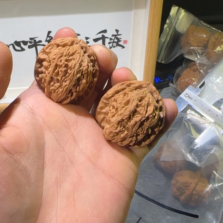 十****文玩核桃吊坠白狮子