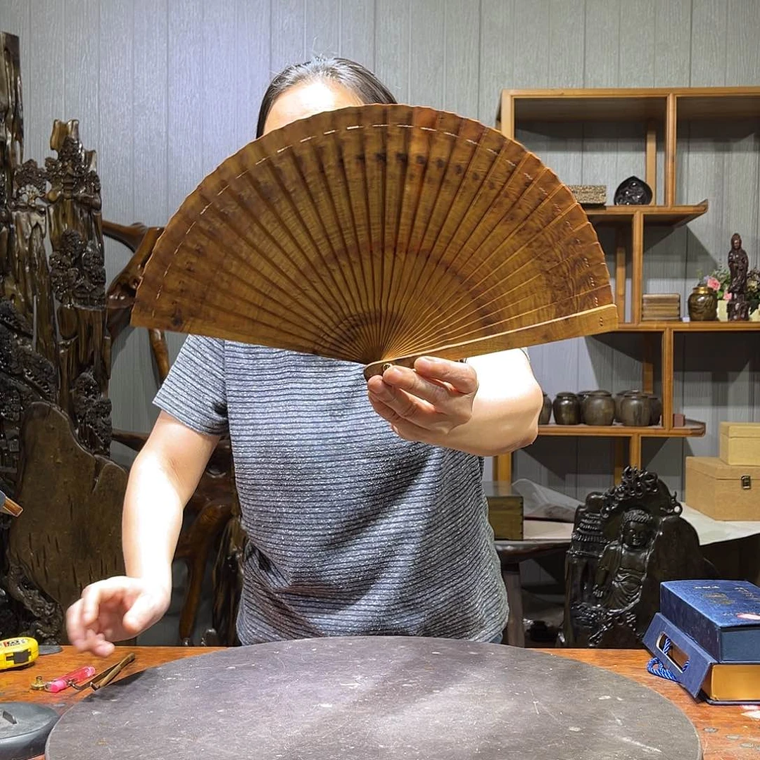 金丝楠王*芬枯木扇子一把