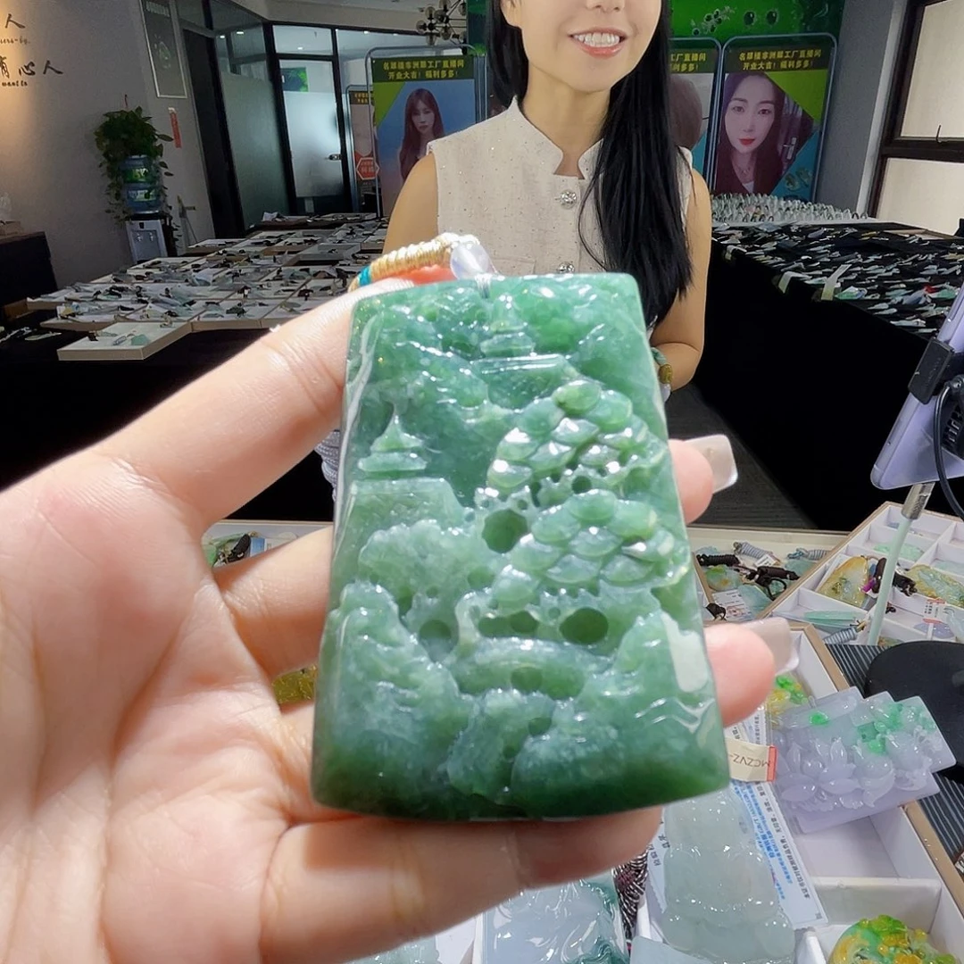 颈饰未镶嵌翡翠一个
