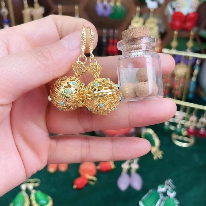 石英质玉耳钉合金