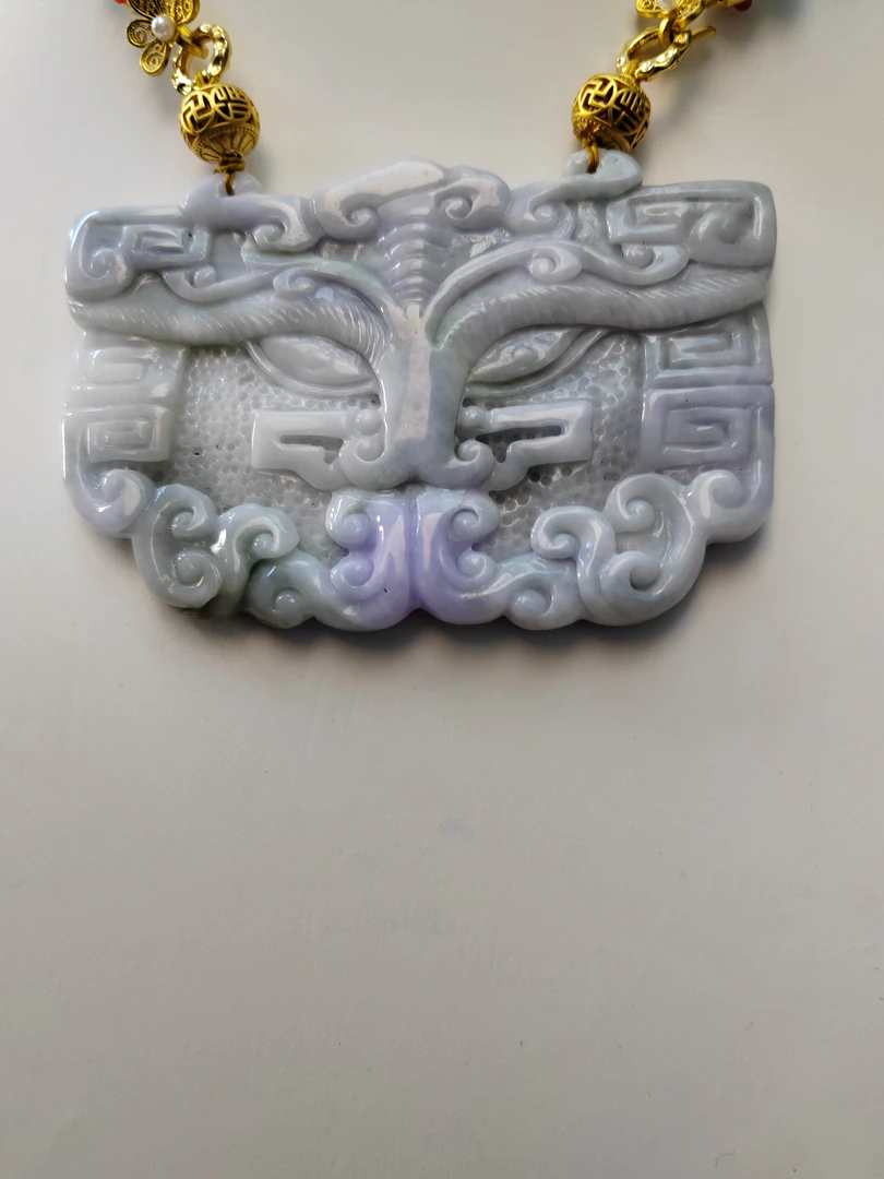 翡翠双面雕大吊坠