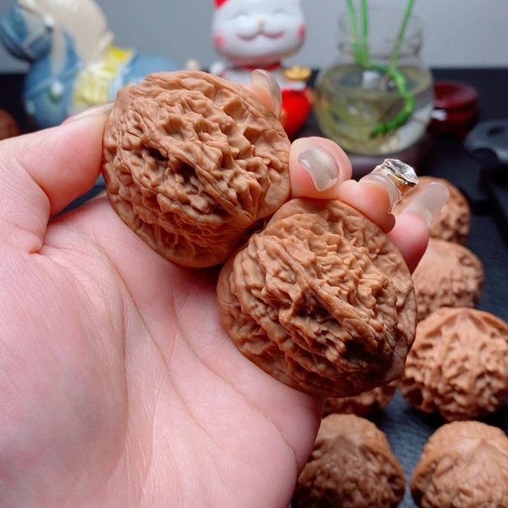文玩核桃把件麦虎40