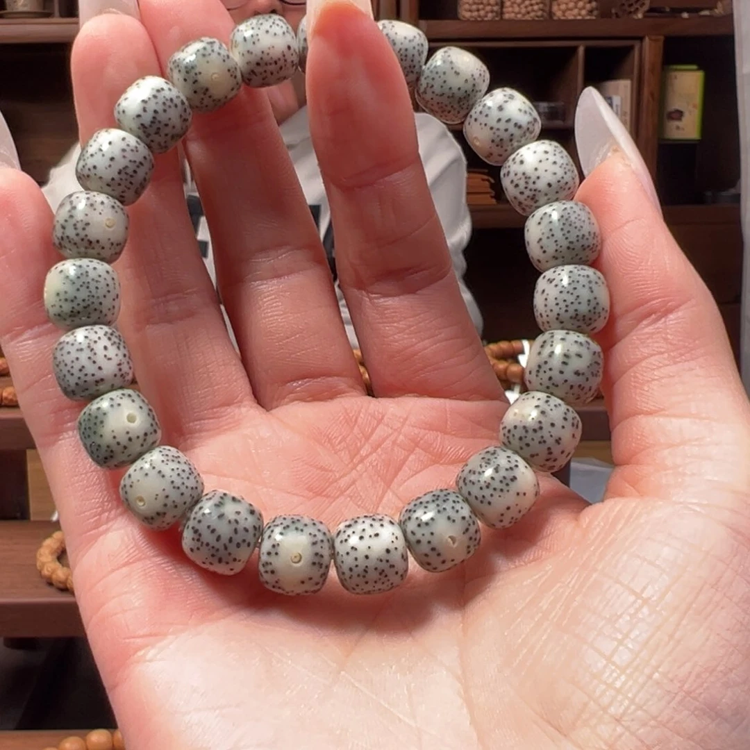 猴头核桃手串星月10左右