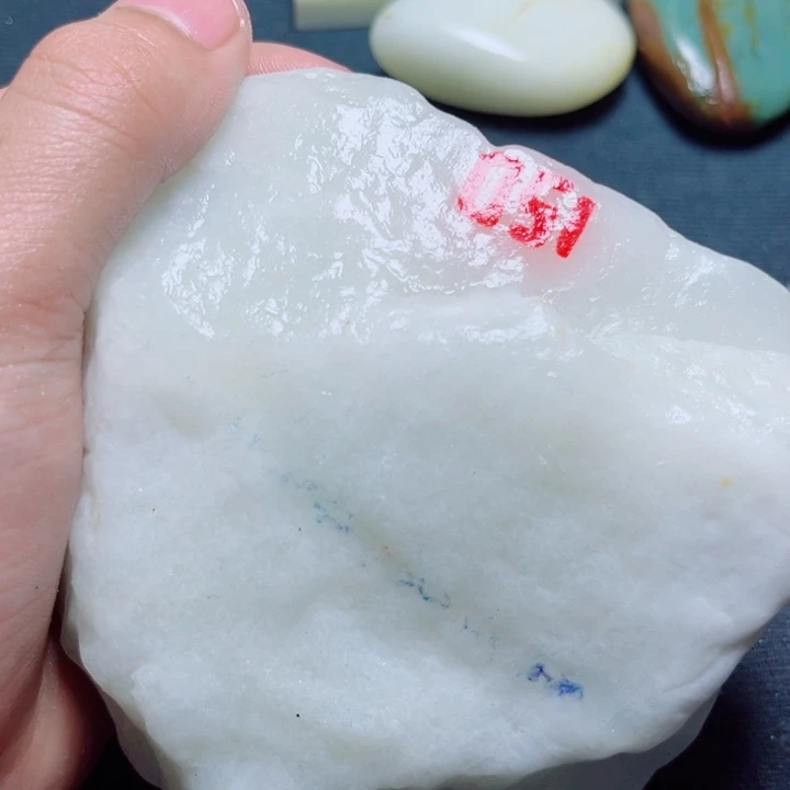 和田玉（糖玉）未镶嵌珠宝奇石