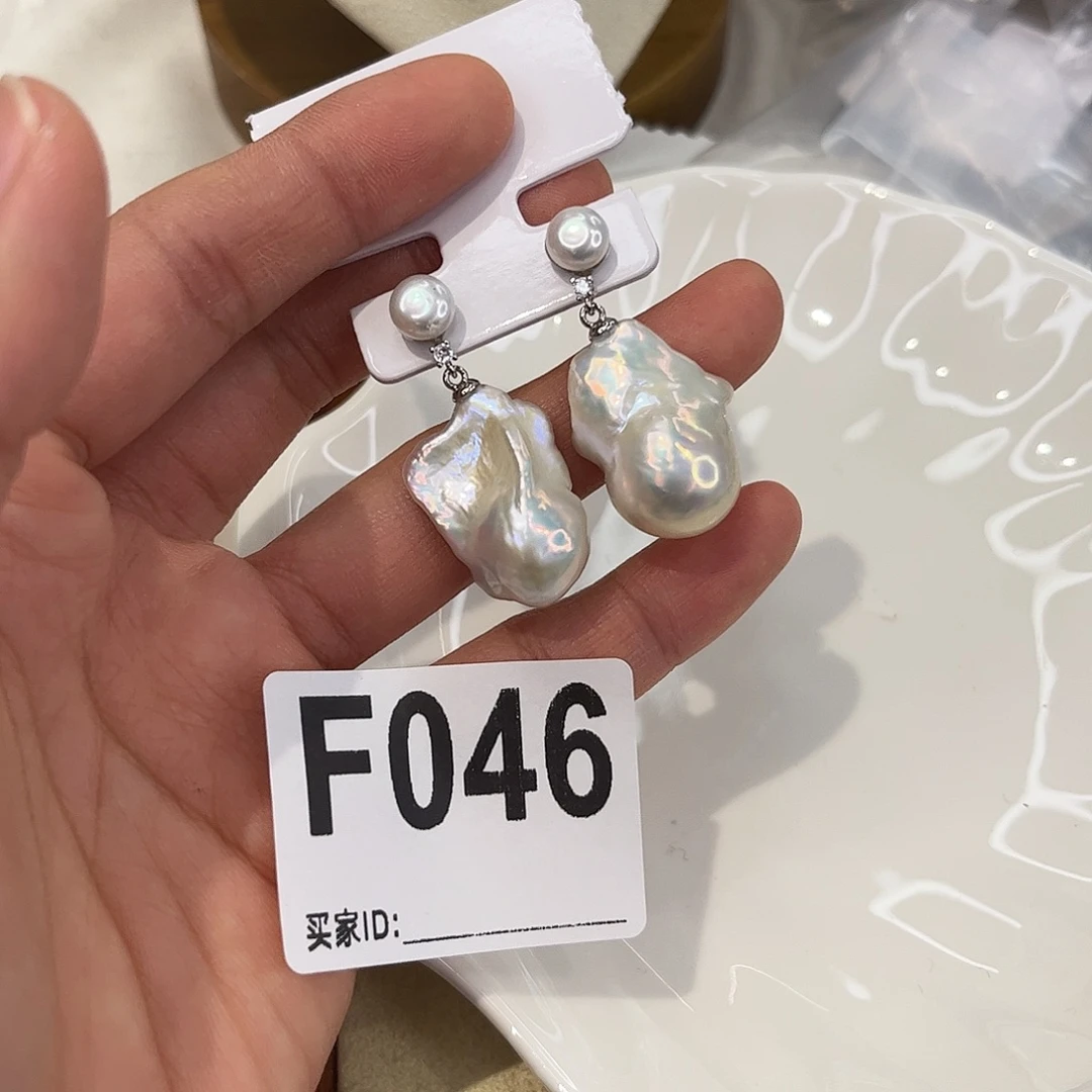 淡水珍珠合金耳饰